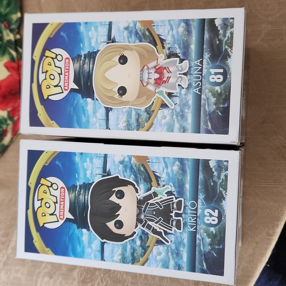 Rare Asune and Kirito Funko Pops 81 and 82 - Picture 4 of 7